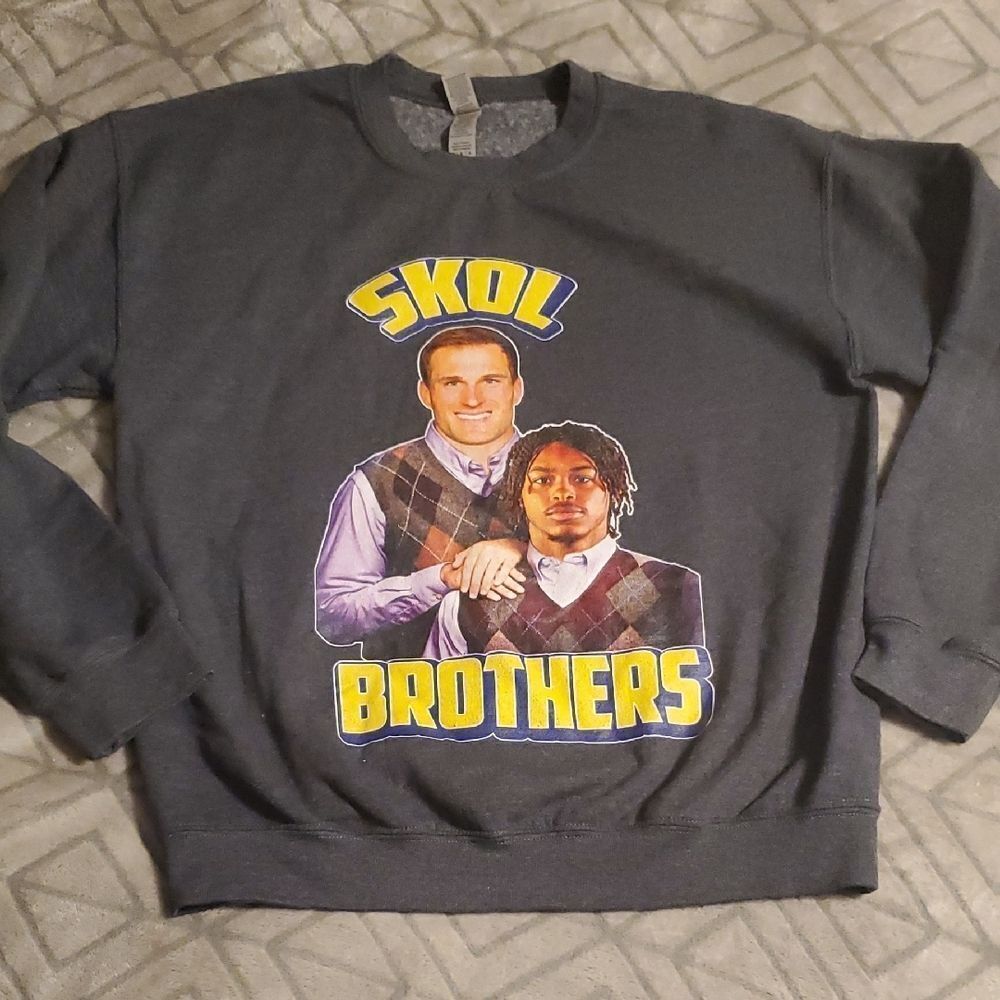 Skol Brothers Cousins And Jefferson Long Sleeve Graphic Crewneck